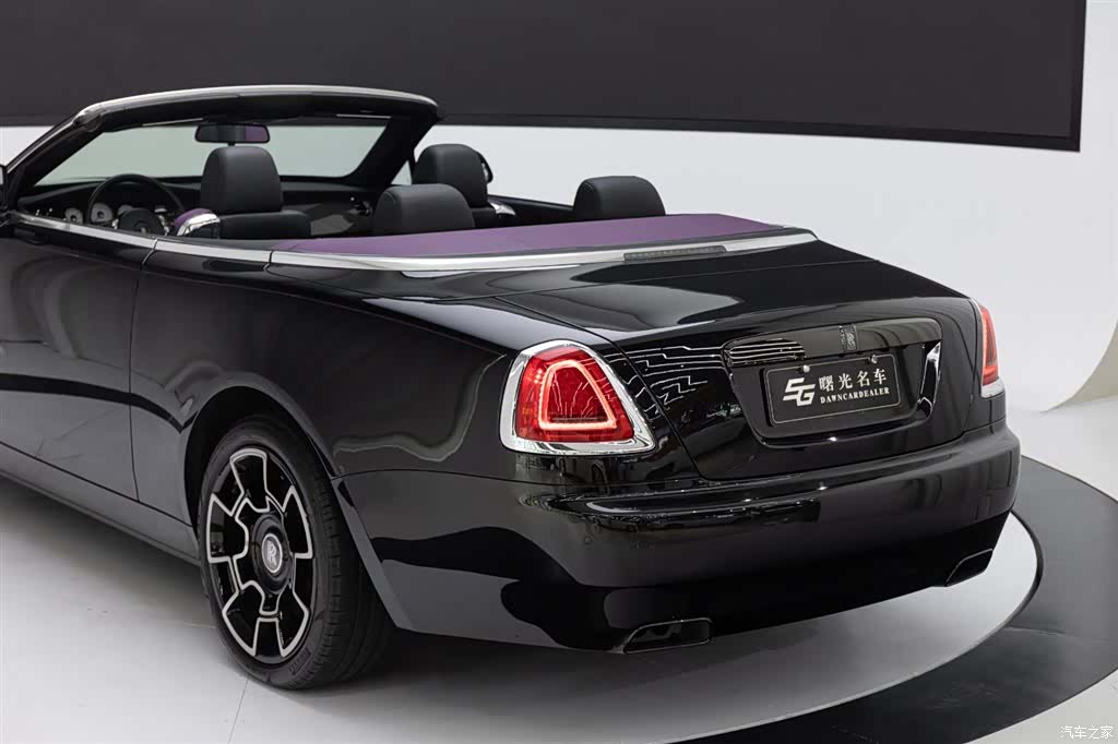Rolls-Royce Black, 2019 19