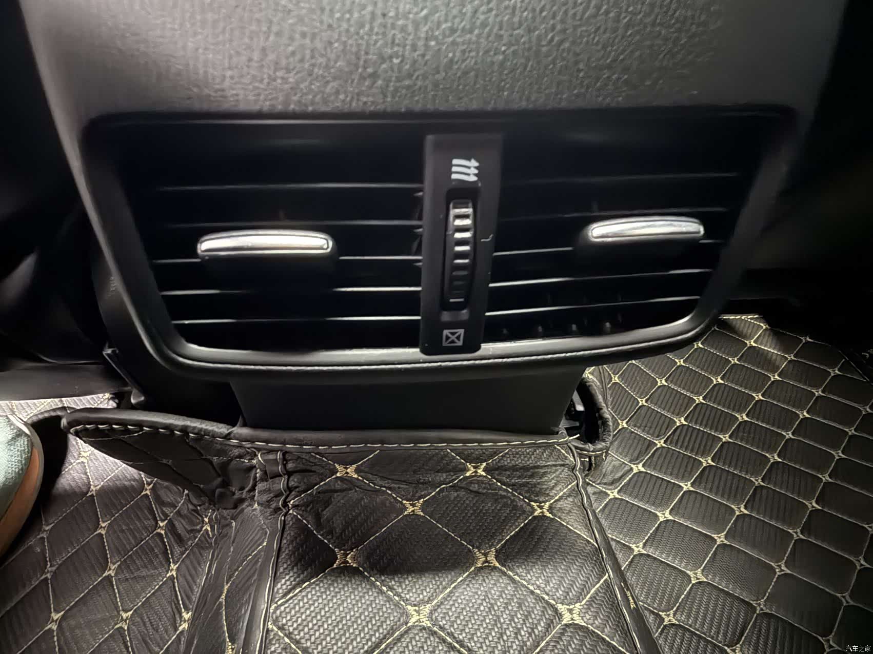 Mazda CX-4, 2023 15