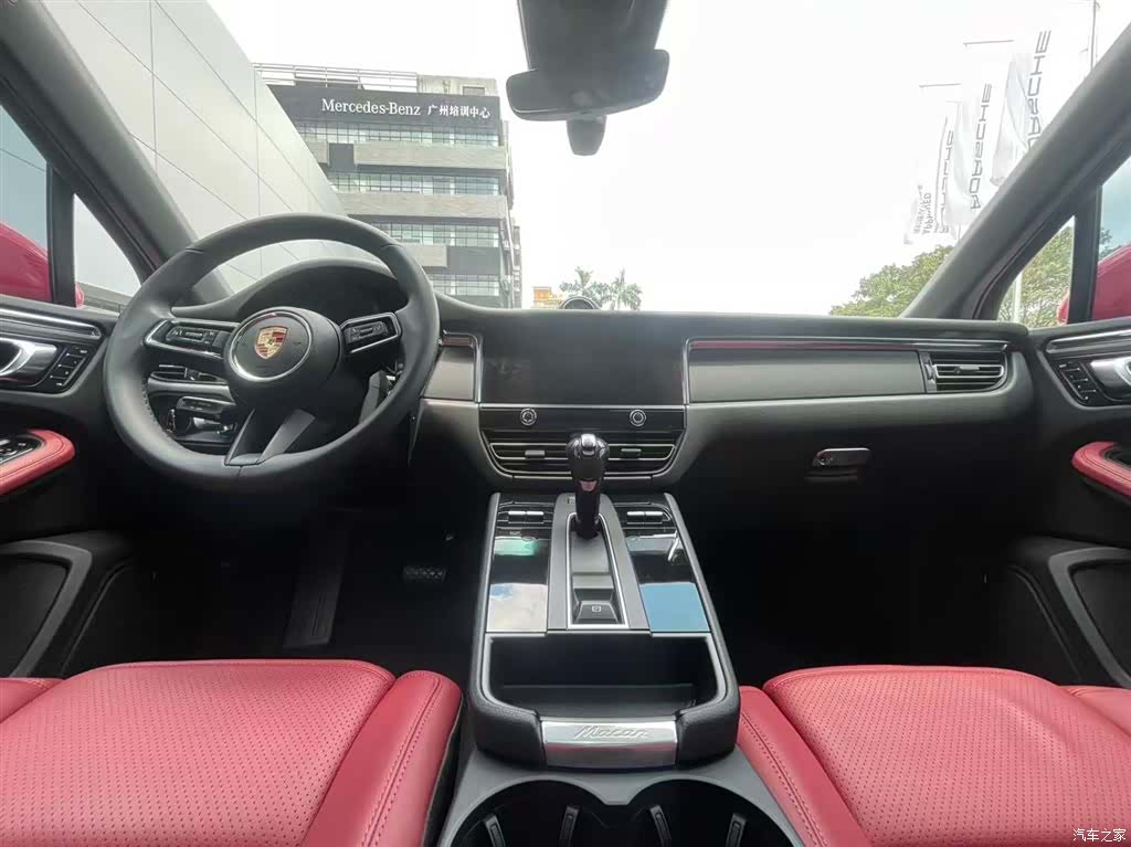 Porsche Macan, 2025 16