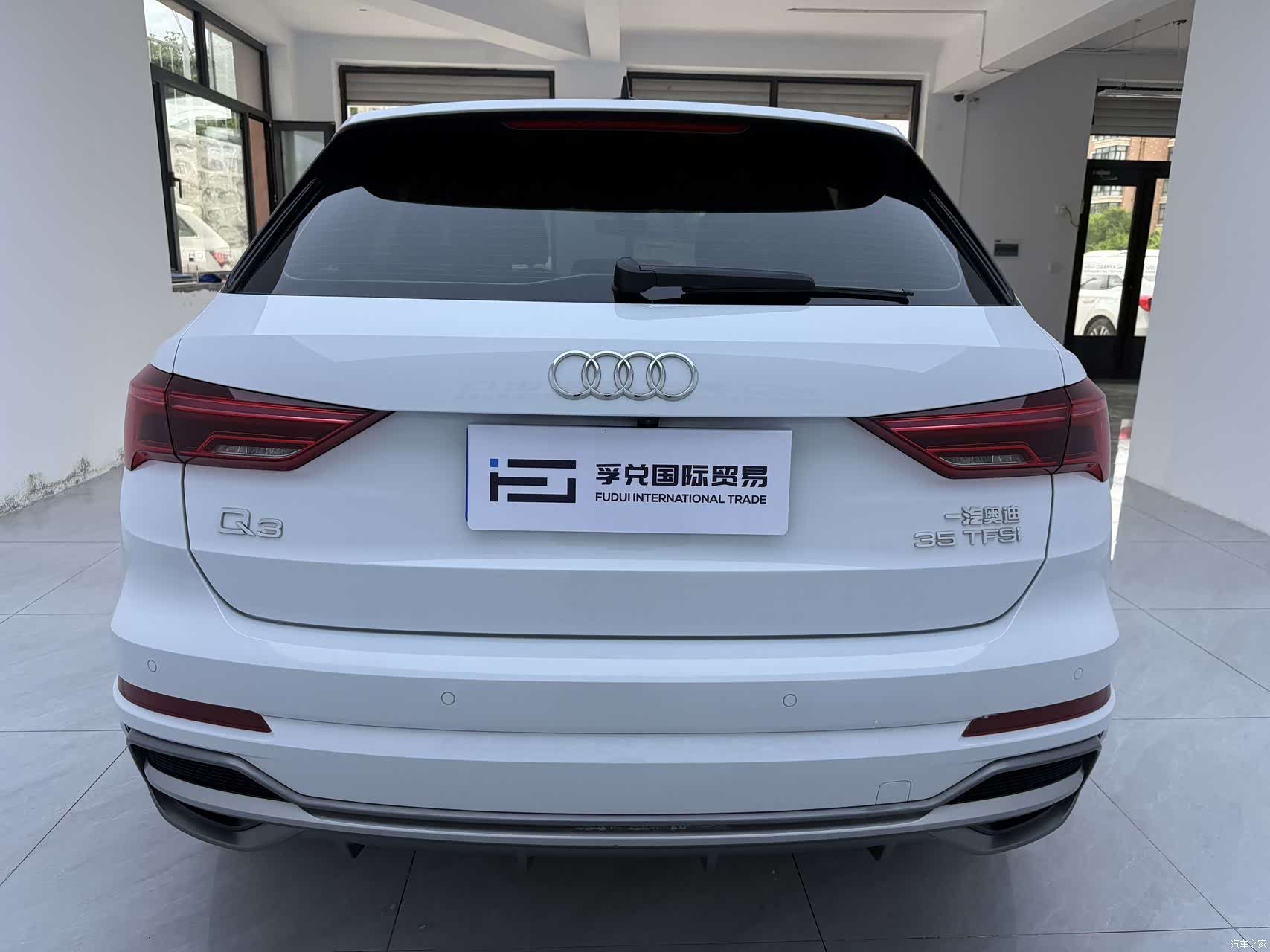 Audi Q3, 2022 все фото