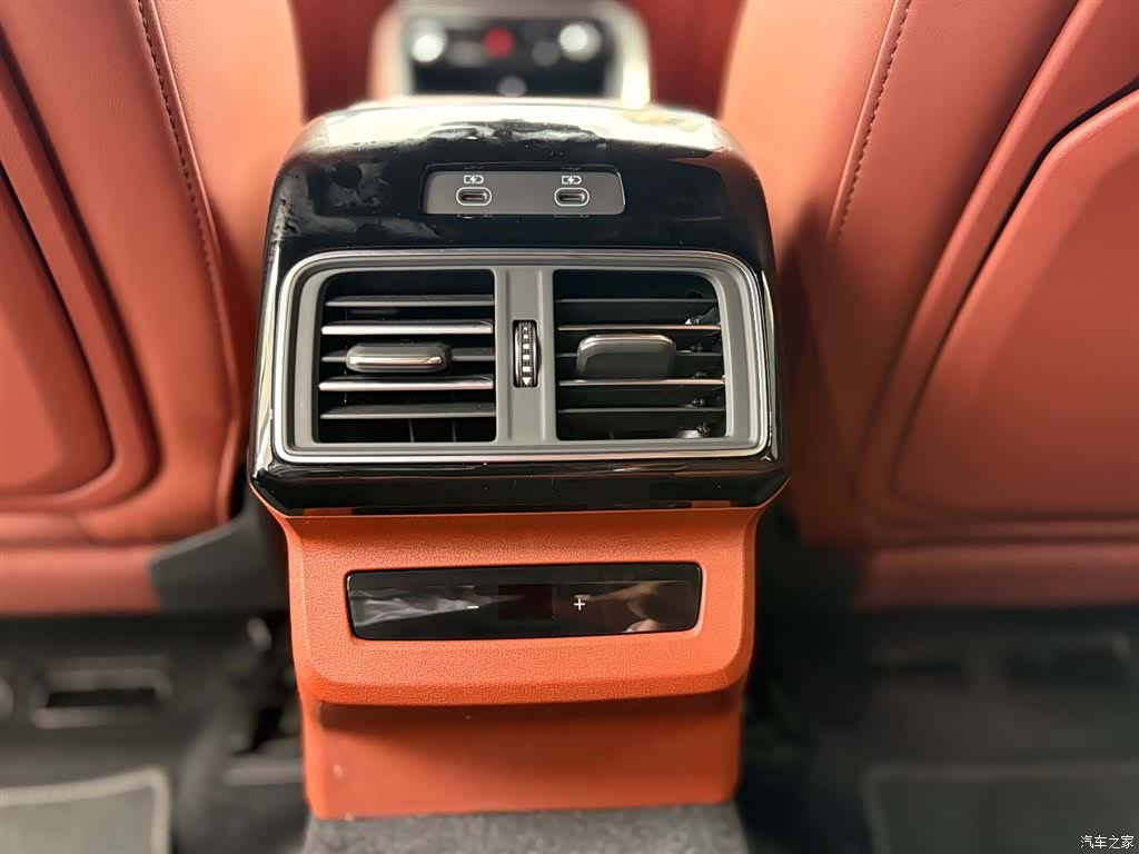 Audi Q5L, 2025 16