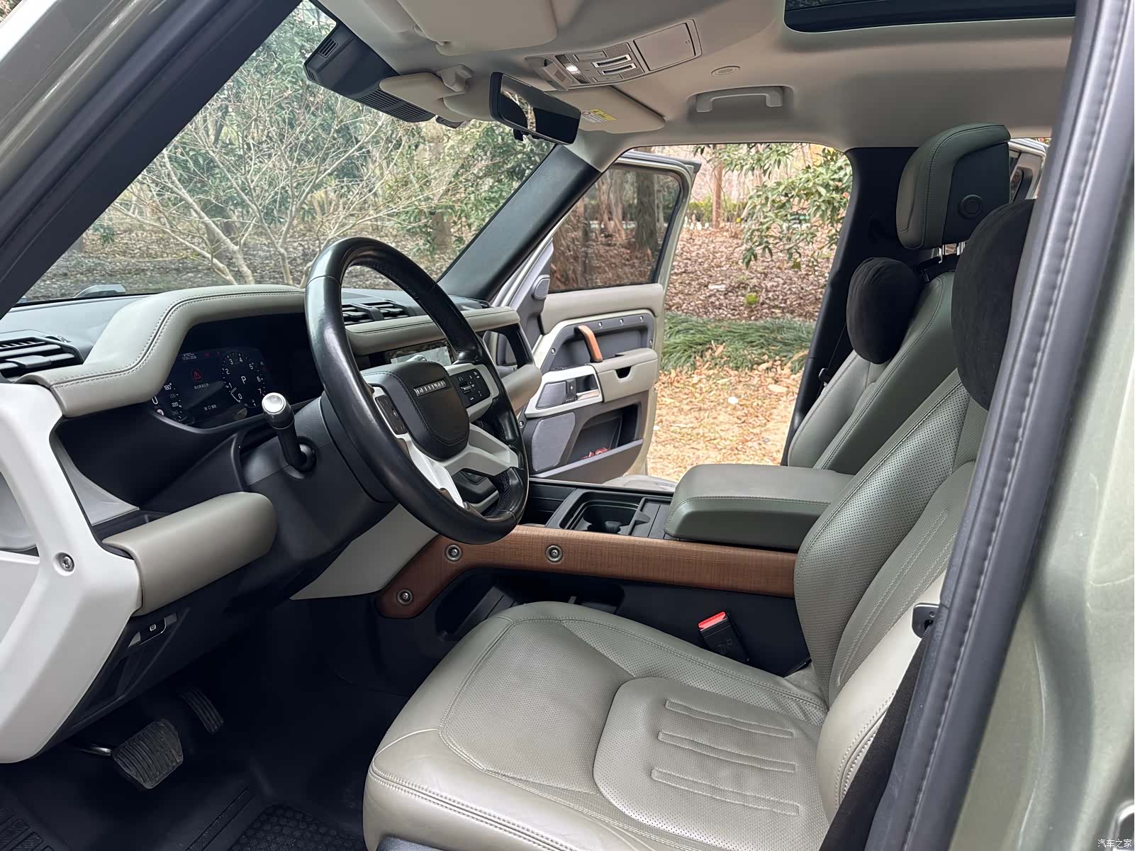 Land Rover Defender, 2021 11