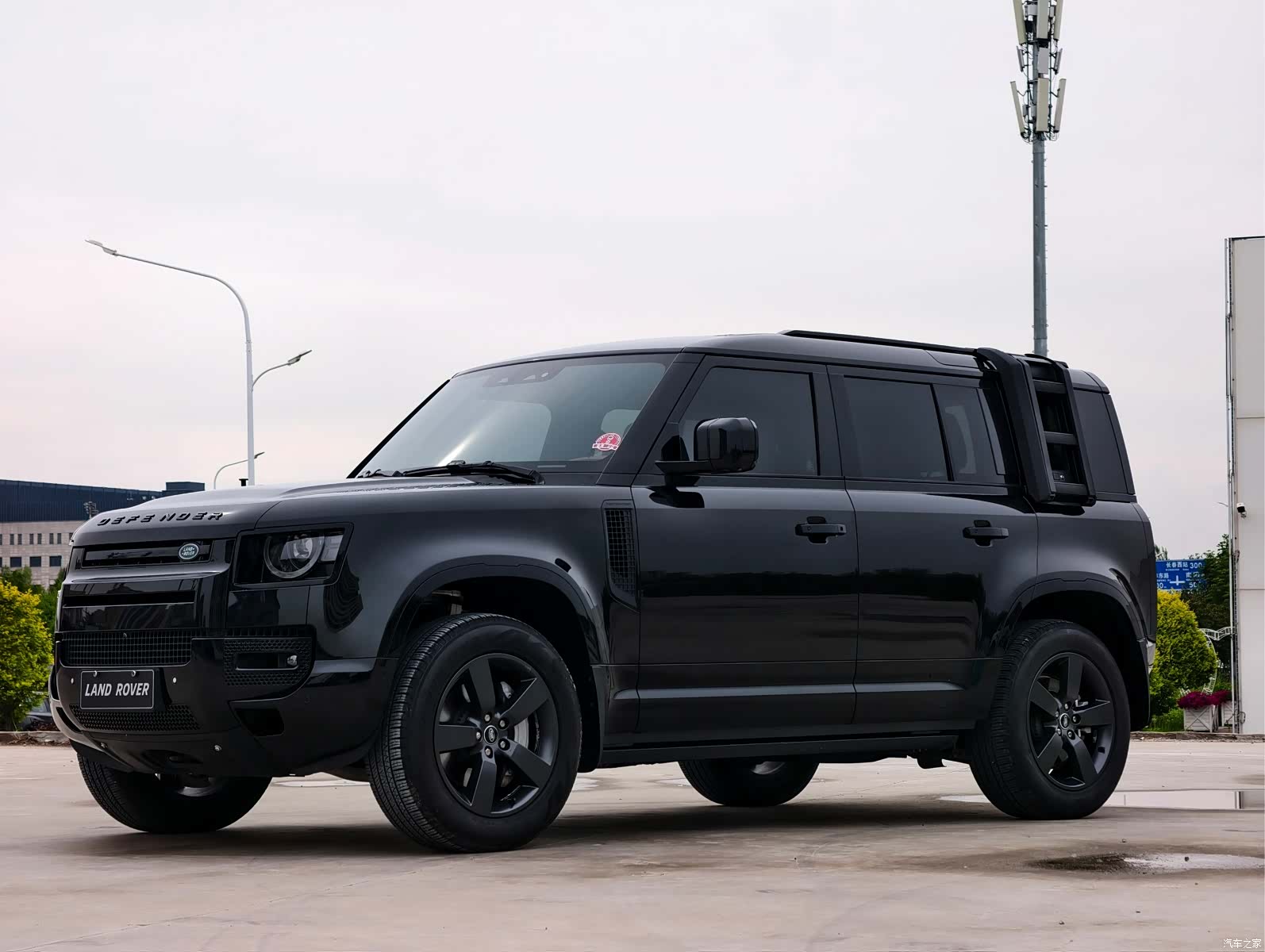 Land Rover Defender, 2024 1
