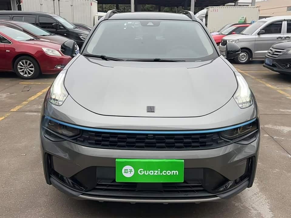 Lynk & Co 01
