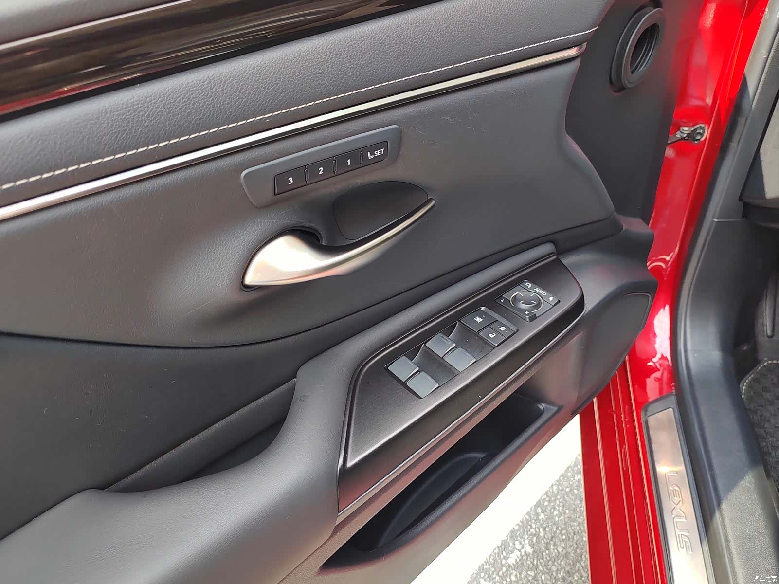 Lexus ES, 2019 17