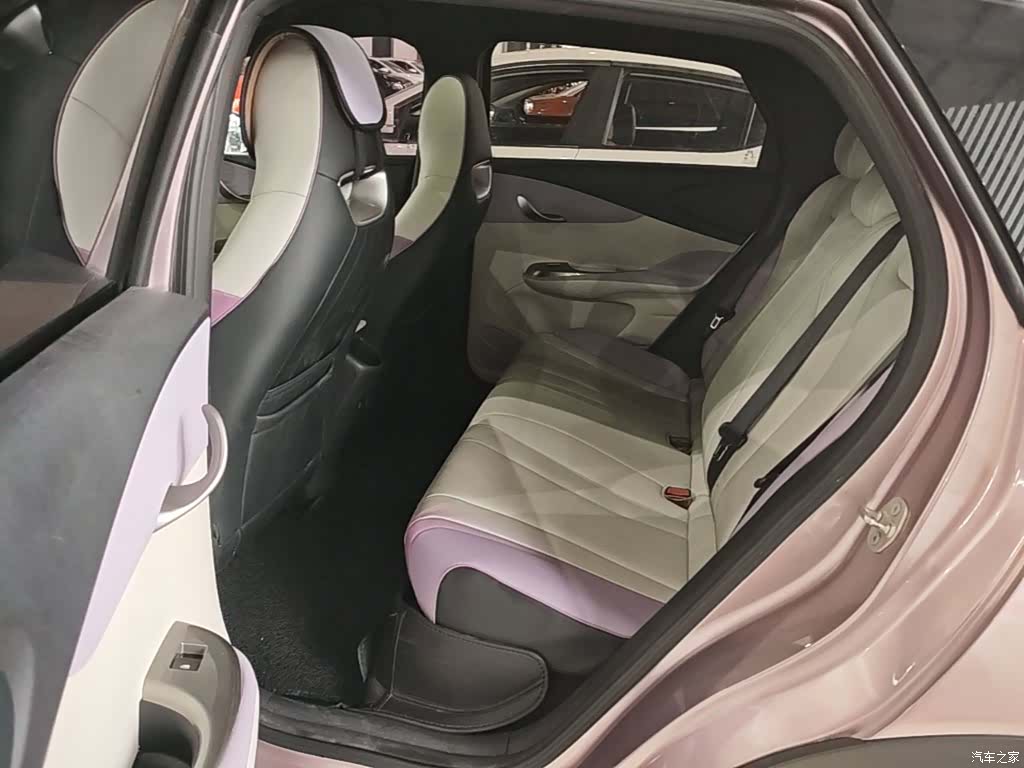 BYD Dolphin, 2022 17