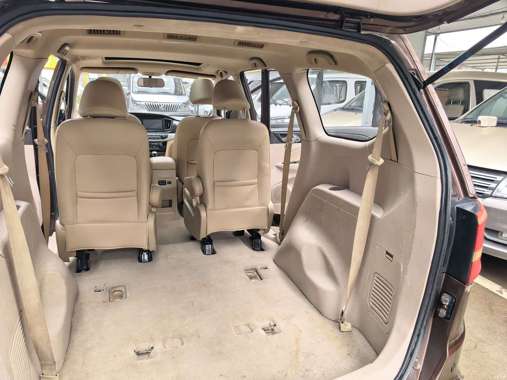 Wuling 730, 2016 14