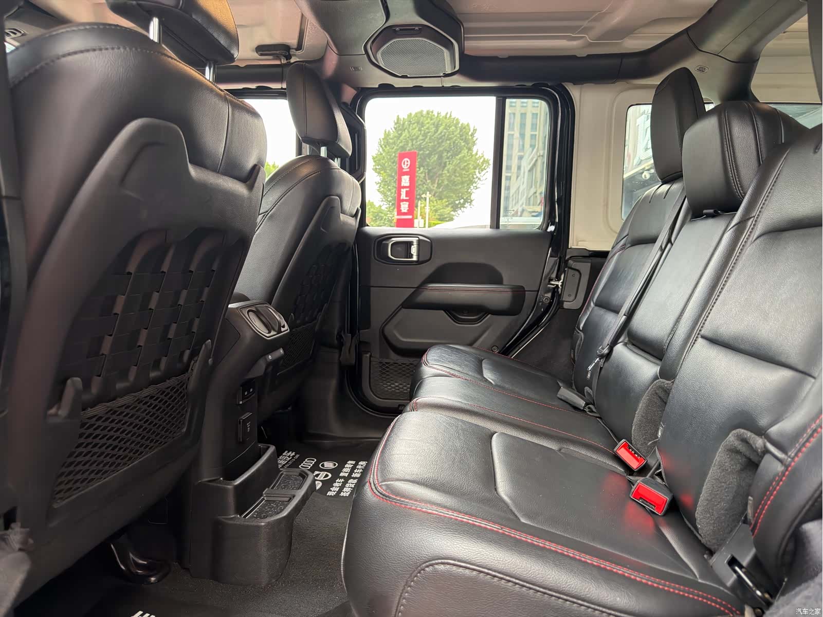 Jeep Wrangler, 2024 8