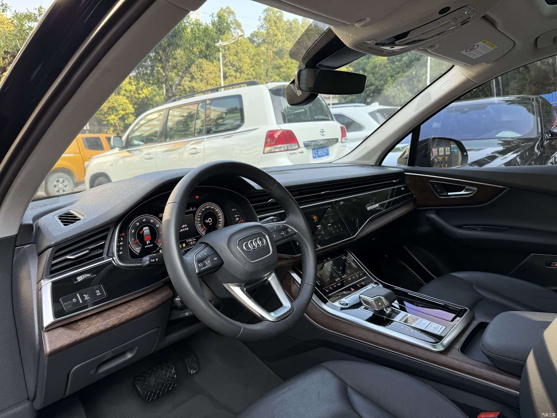 Audi Q7, 2023 10