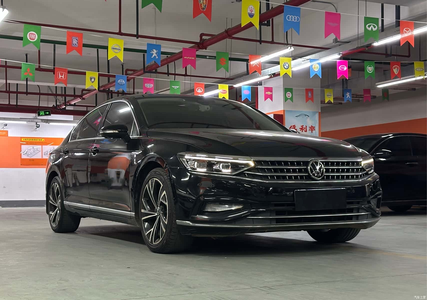 Volkswagen Magotan, 2021 3