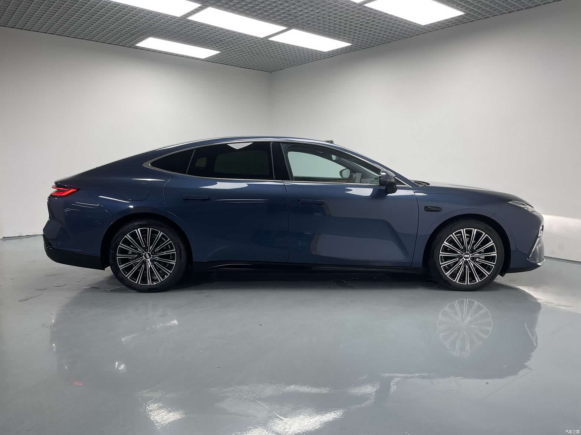 Geely 8, 2025 6