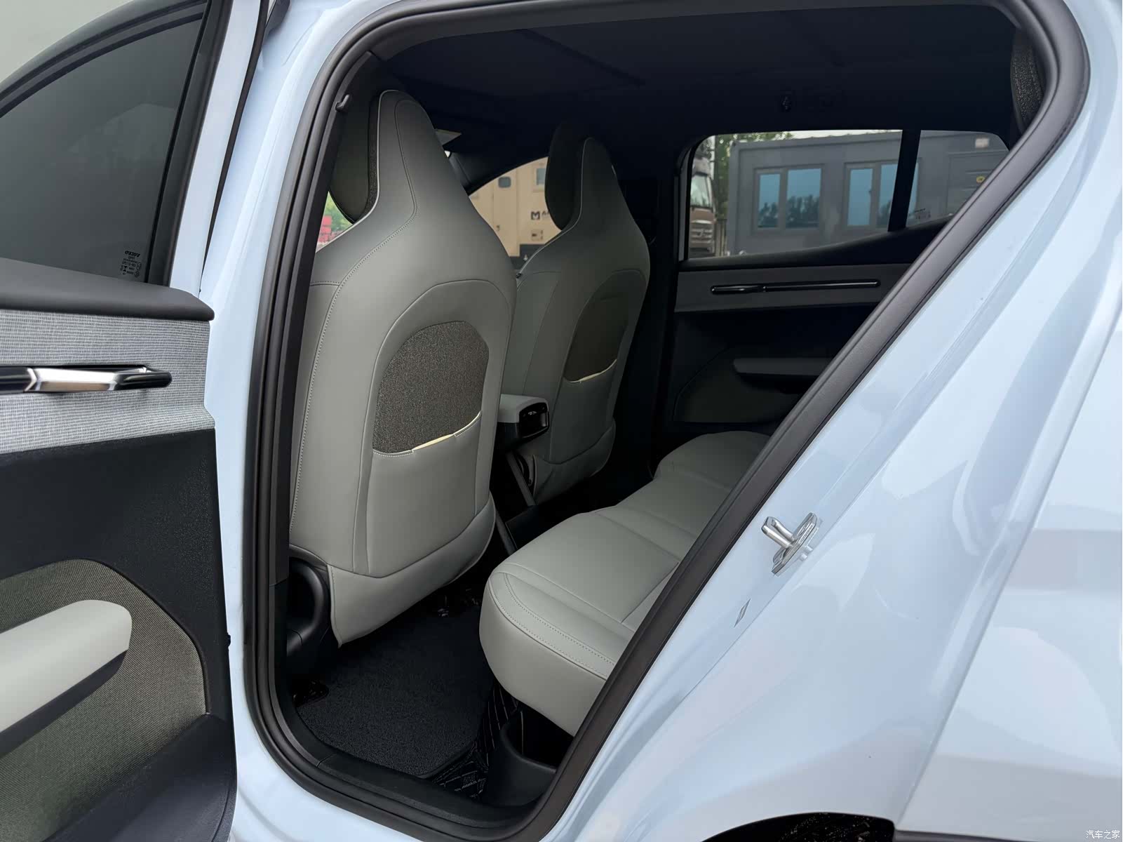 Volvo EX30, 2024 8