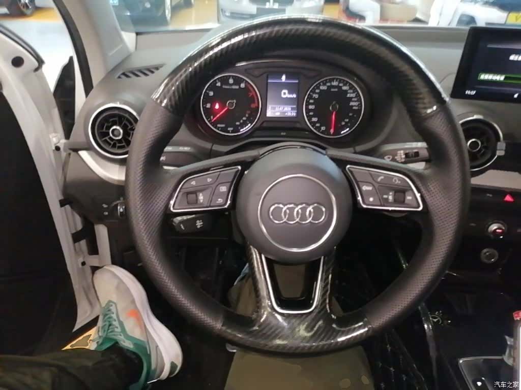 Audi Q2L, 2021 11