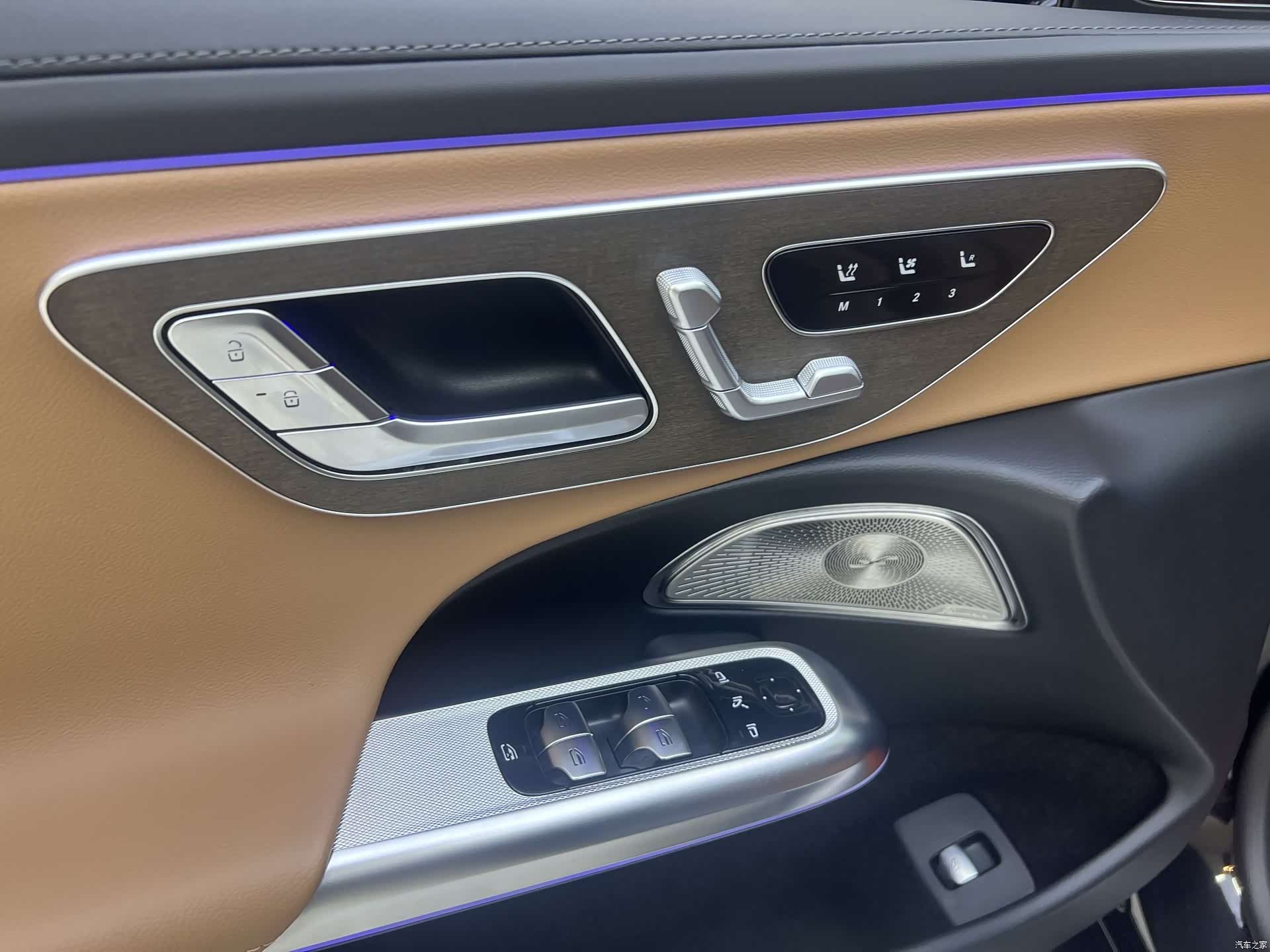 Mercedes-Benz E-Class, 2025 13