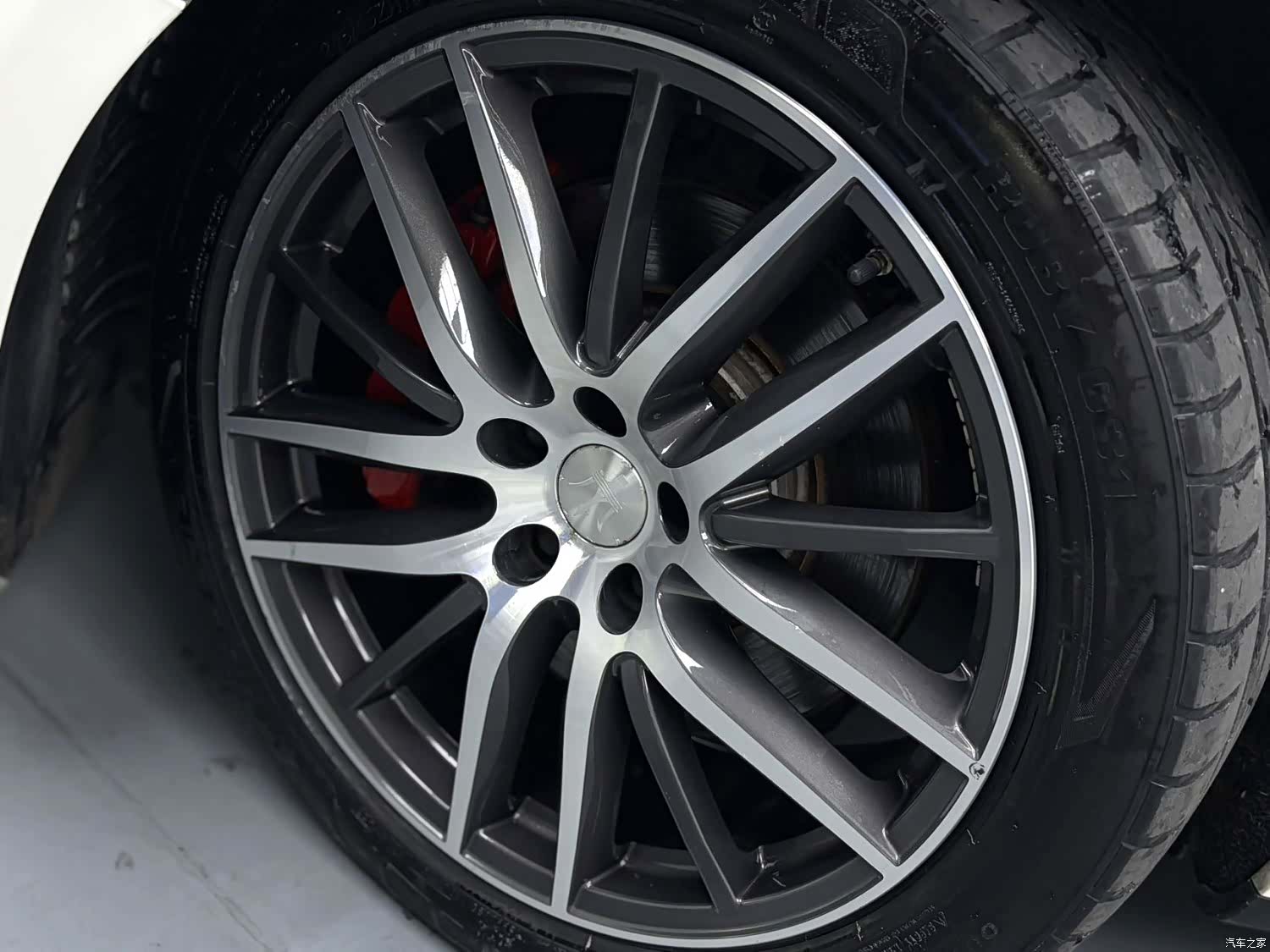Maserati Ghibli, 2019 4