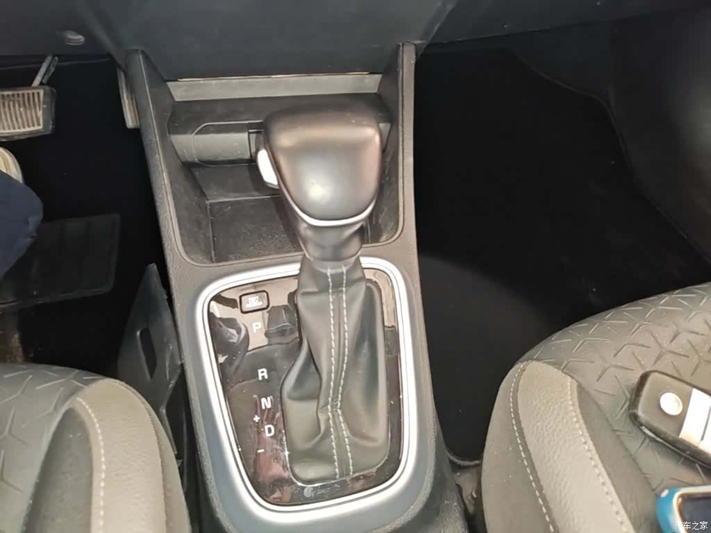 Kia KX1, 2019 10