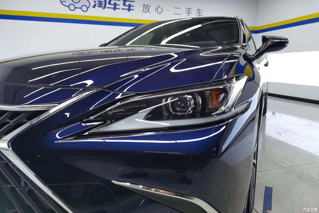 Lexus ES, 2023 все фото