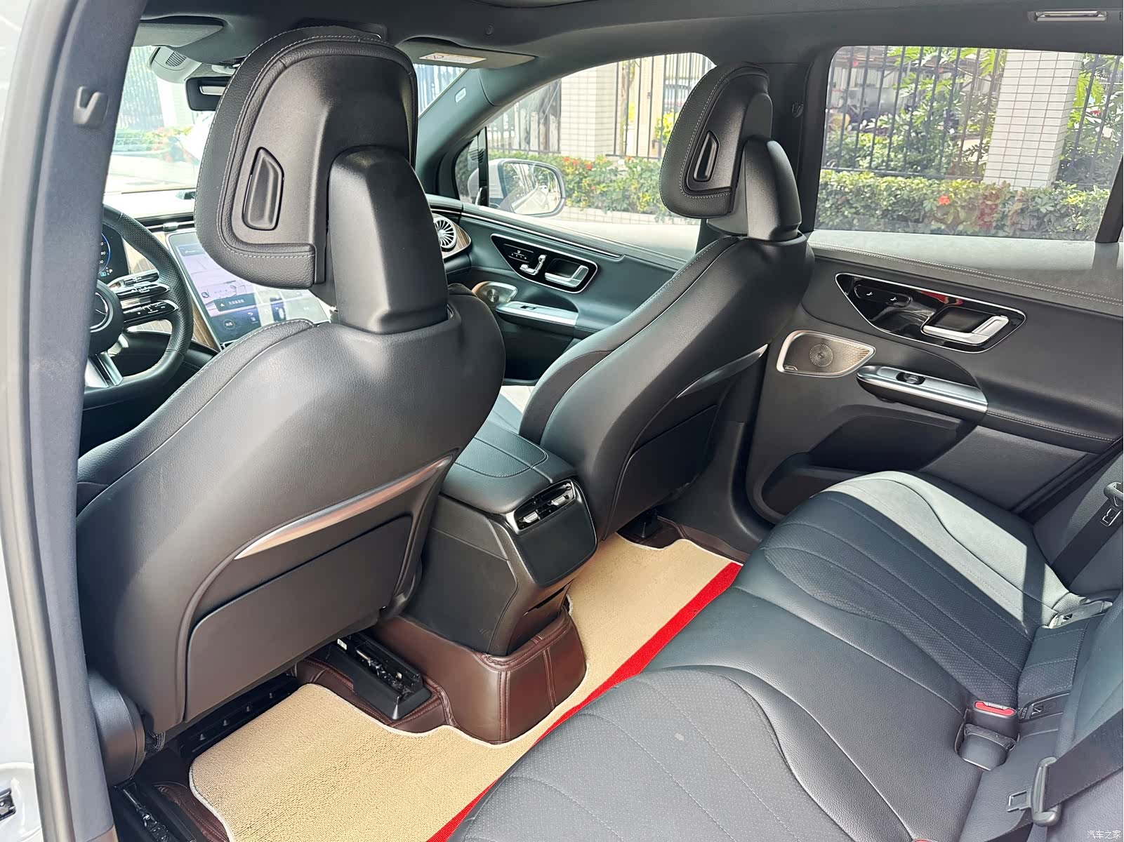 Mercedes-Benz EQE, 2024 14
