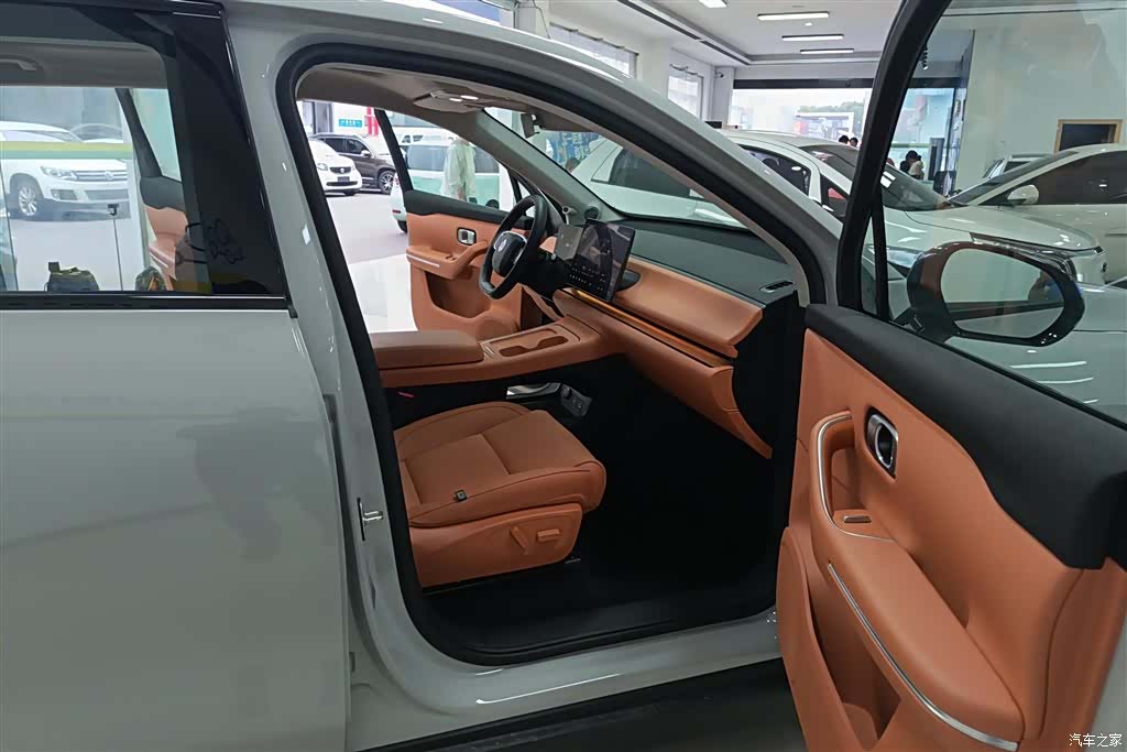 Leapmotor C10, 2025 8