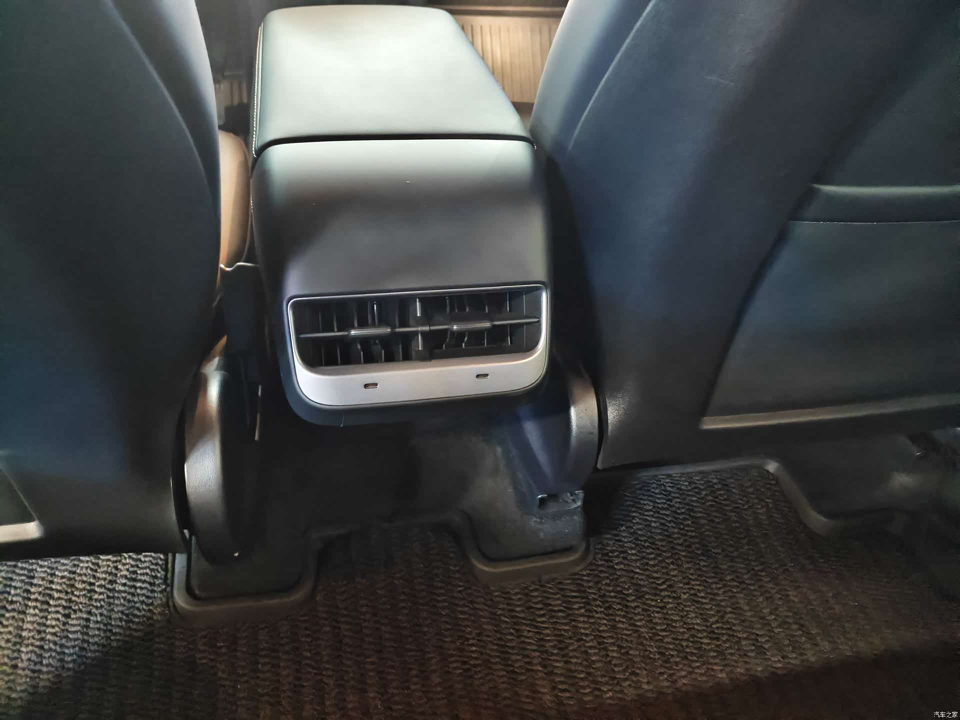 Tesla Model Y, 2022 11