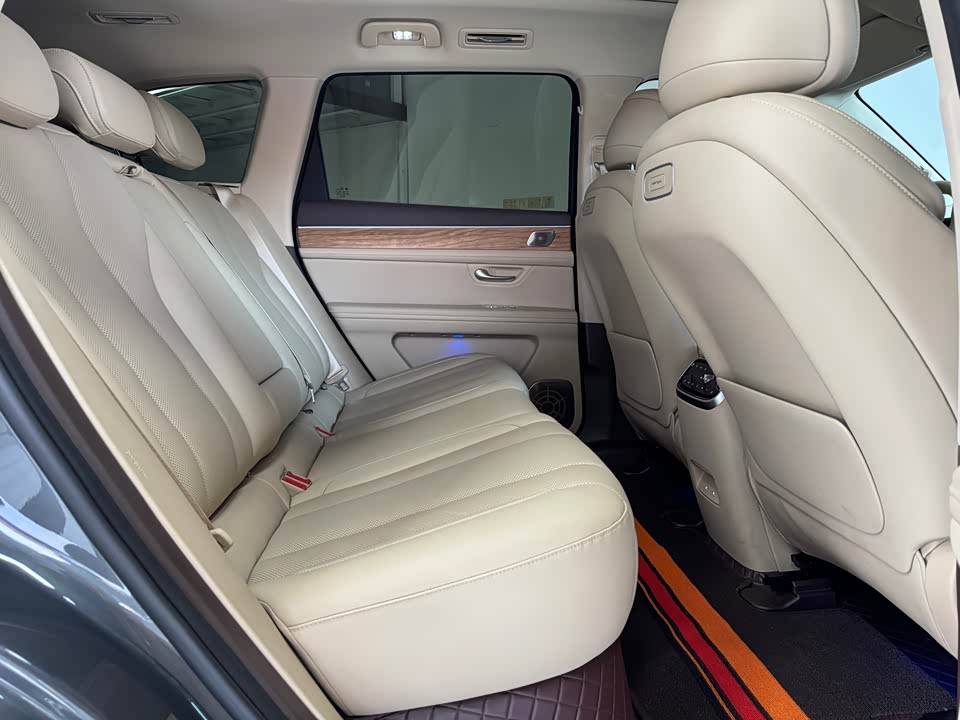 AITO Ask the world M7