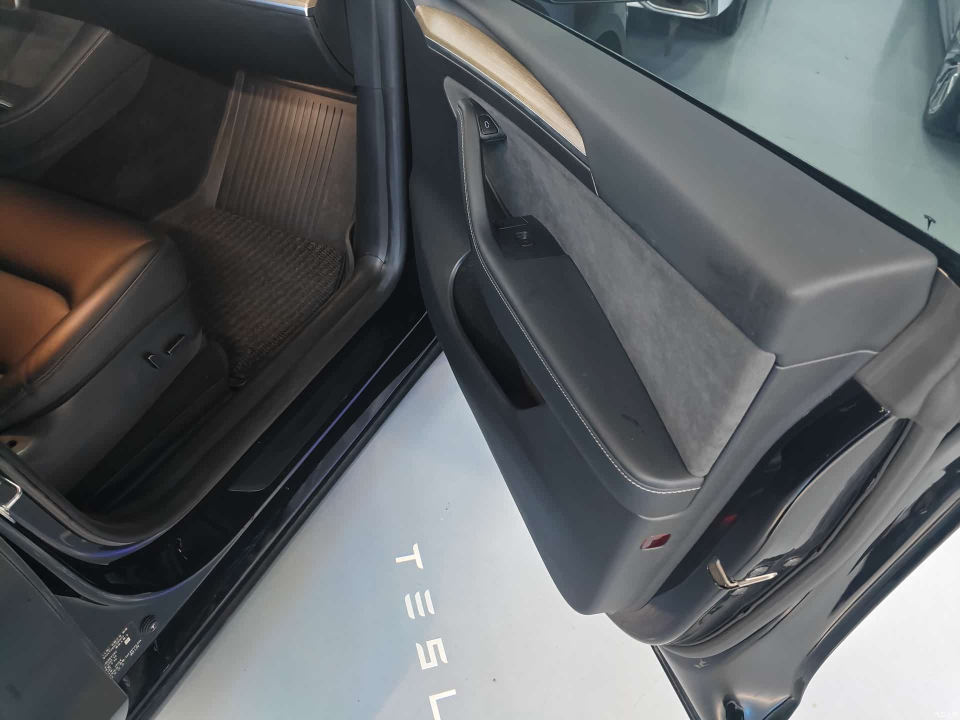 Tesla Model Y, 2022 18