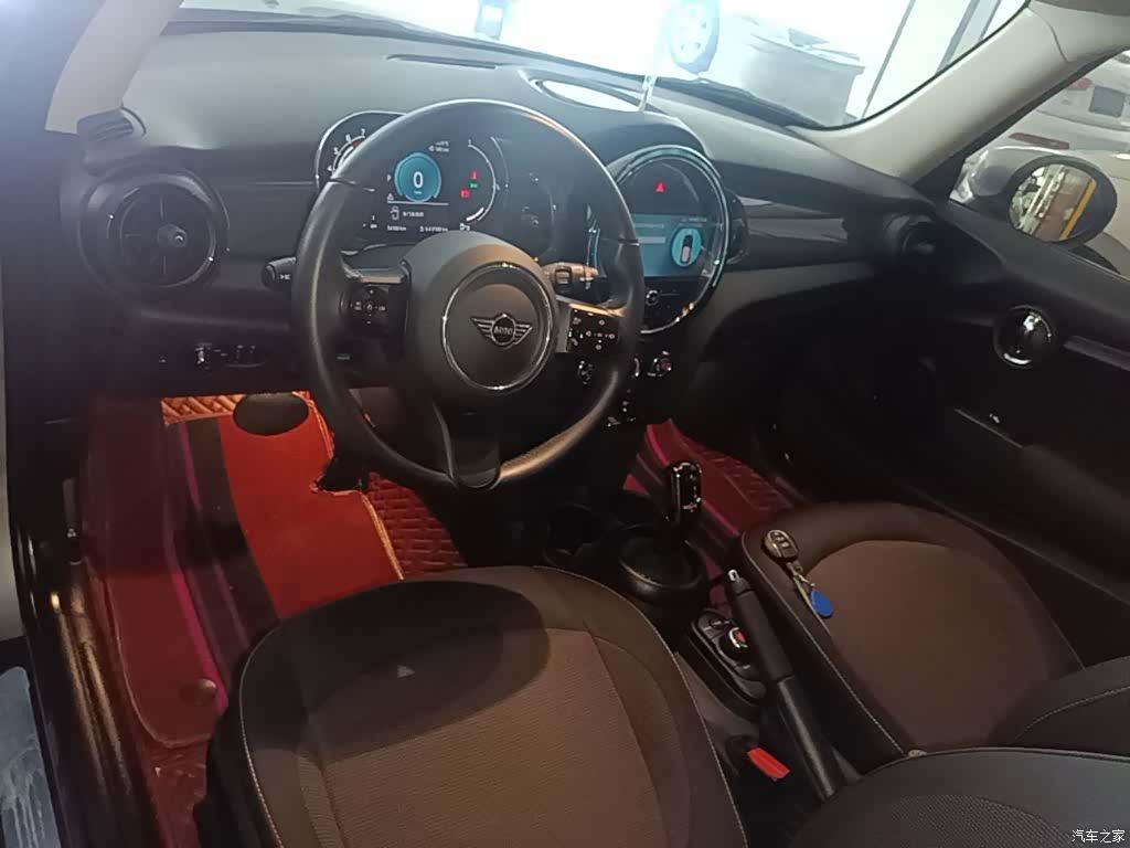 Mini ONE, 2023 10