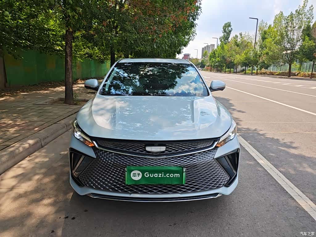 Geely Emgrand, 2022 3