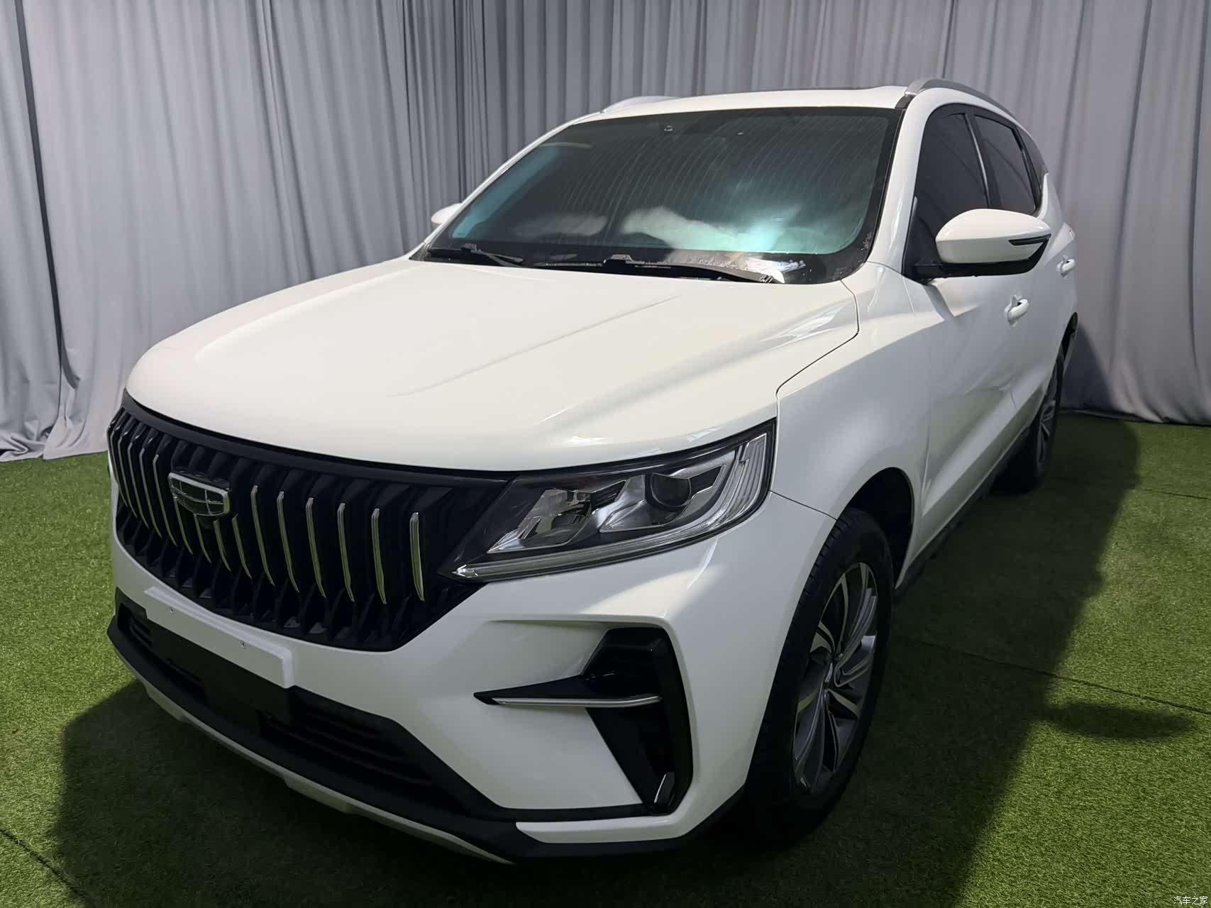 Geely X6, 2022 1