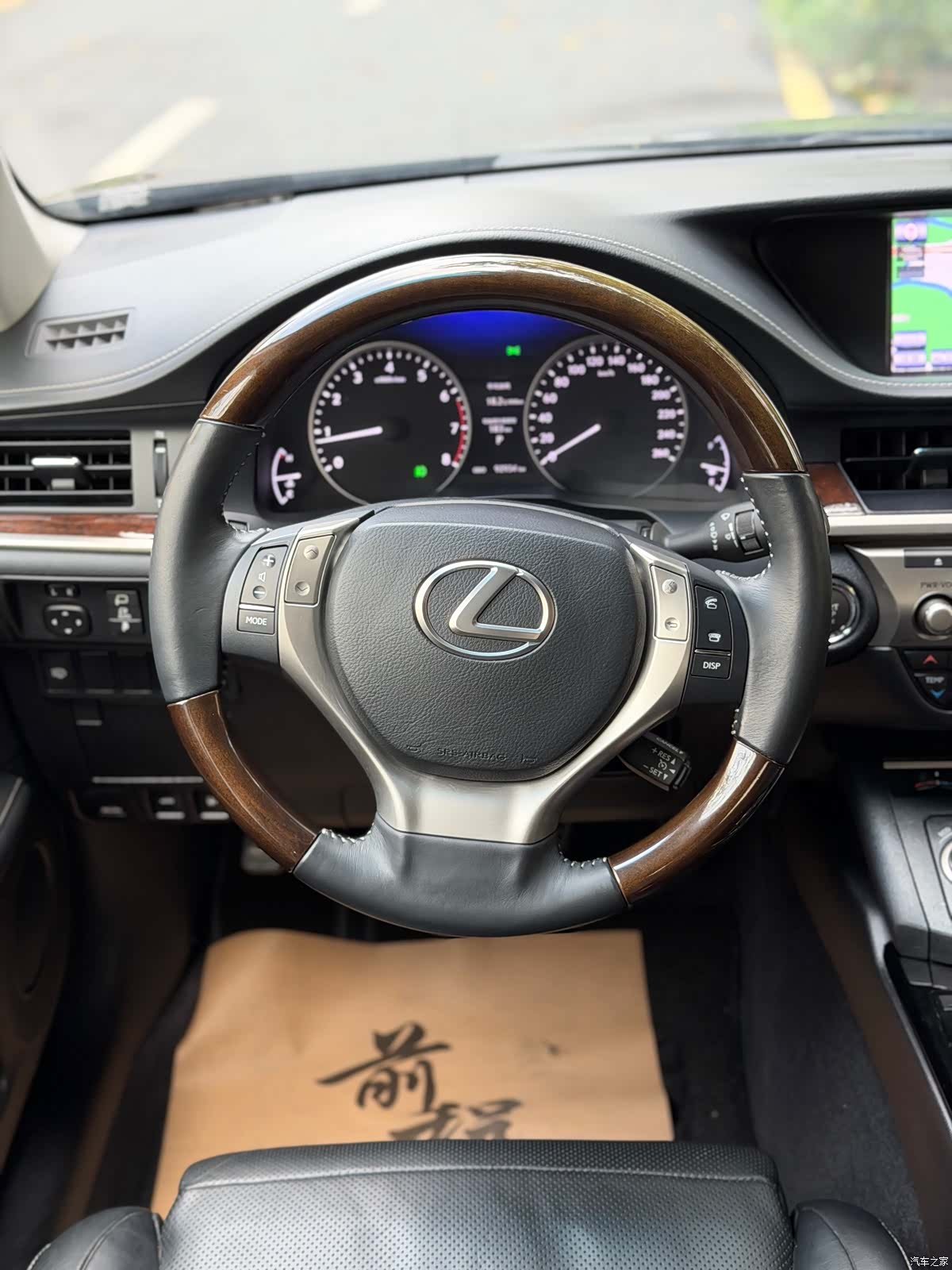 Lexus ES, 2014 12