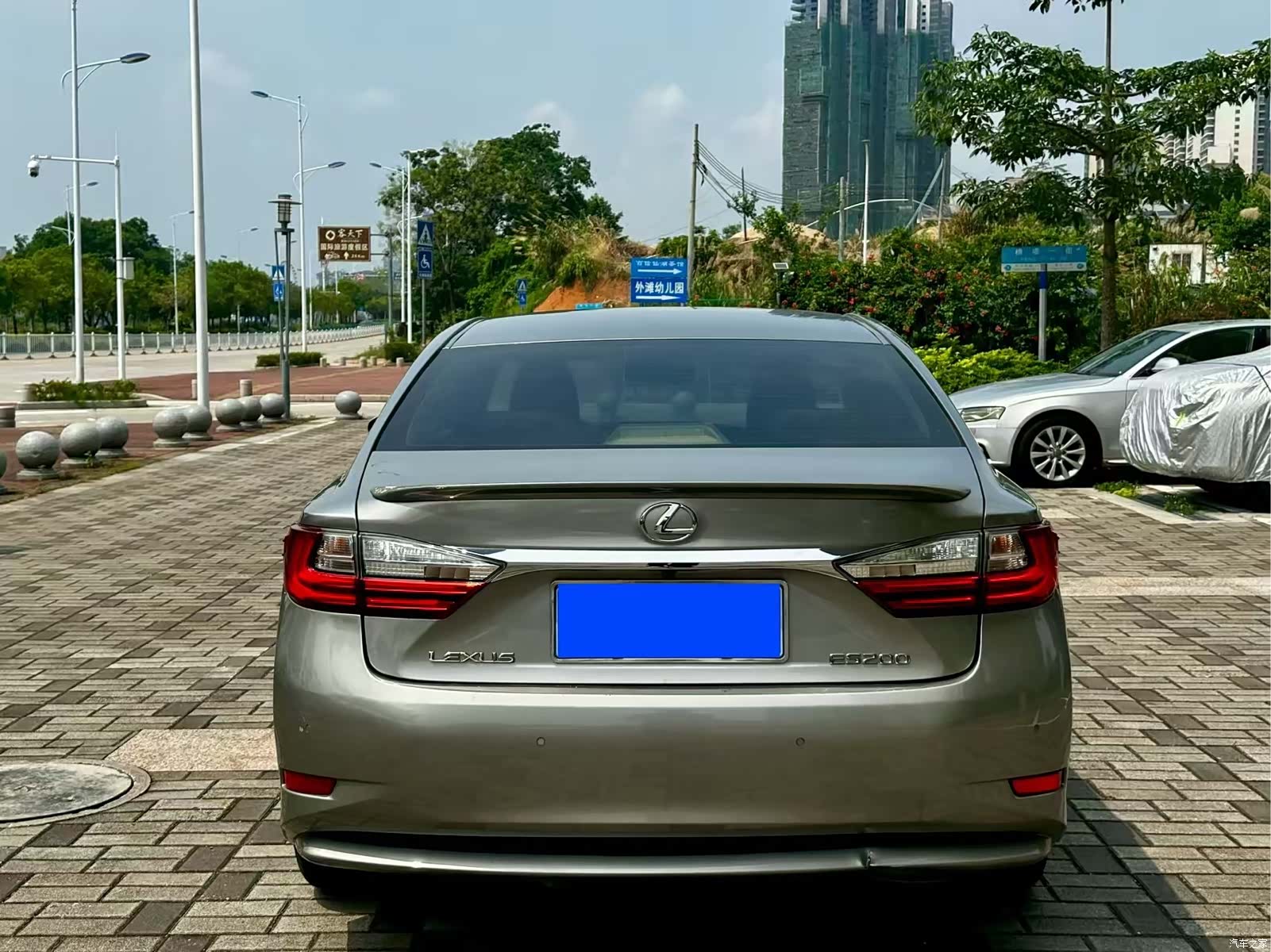 Lexus ES, 2017 8