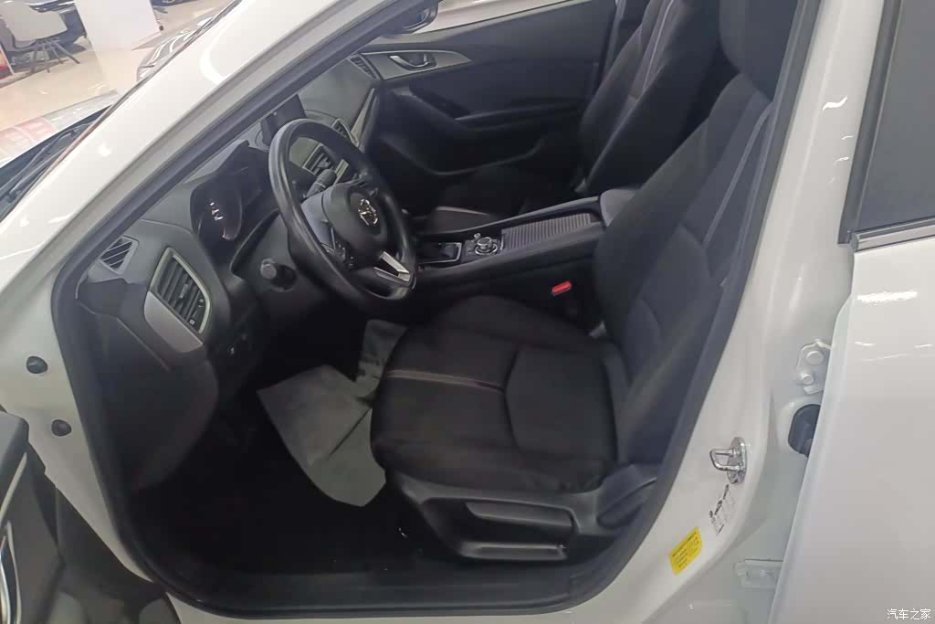Mazda Mazda3, 2017 9