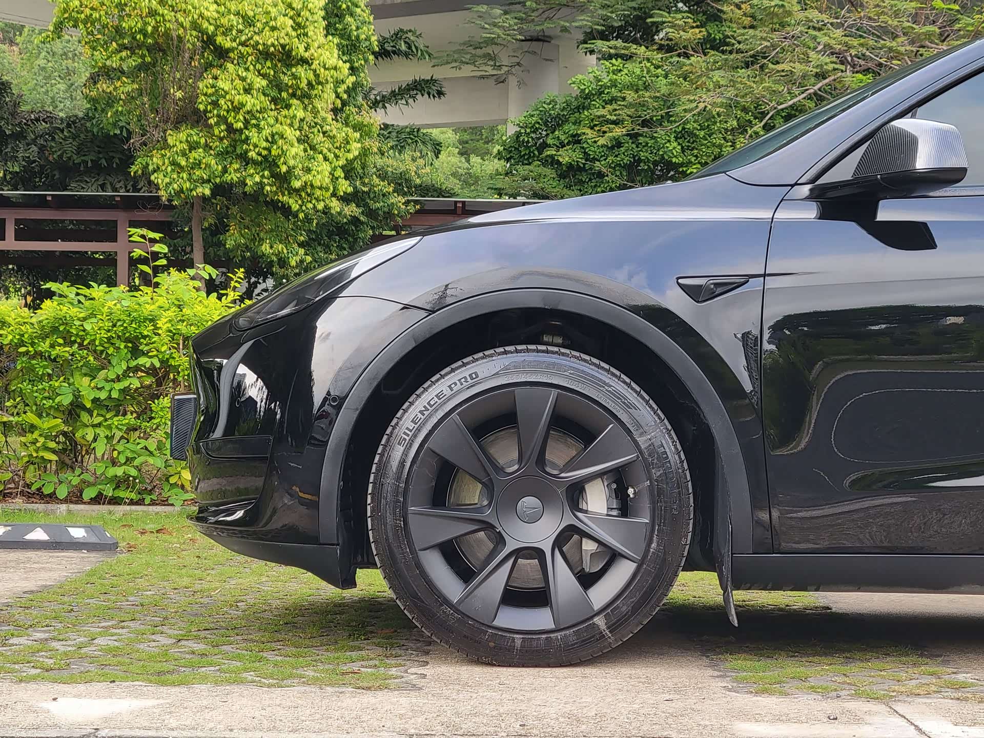 Tesla Model Y, 2023 25
