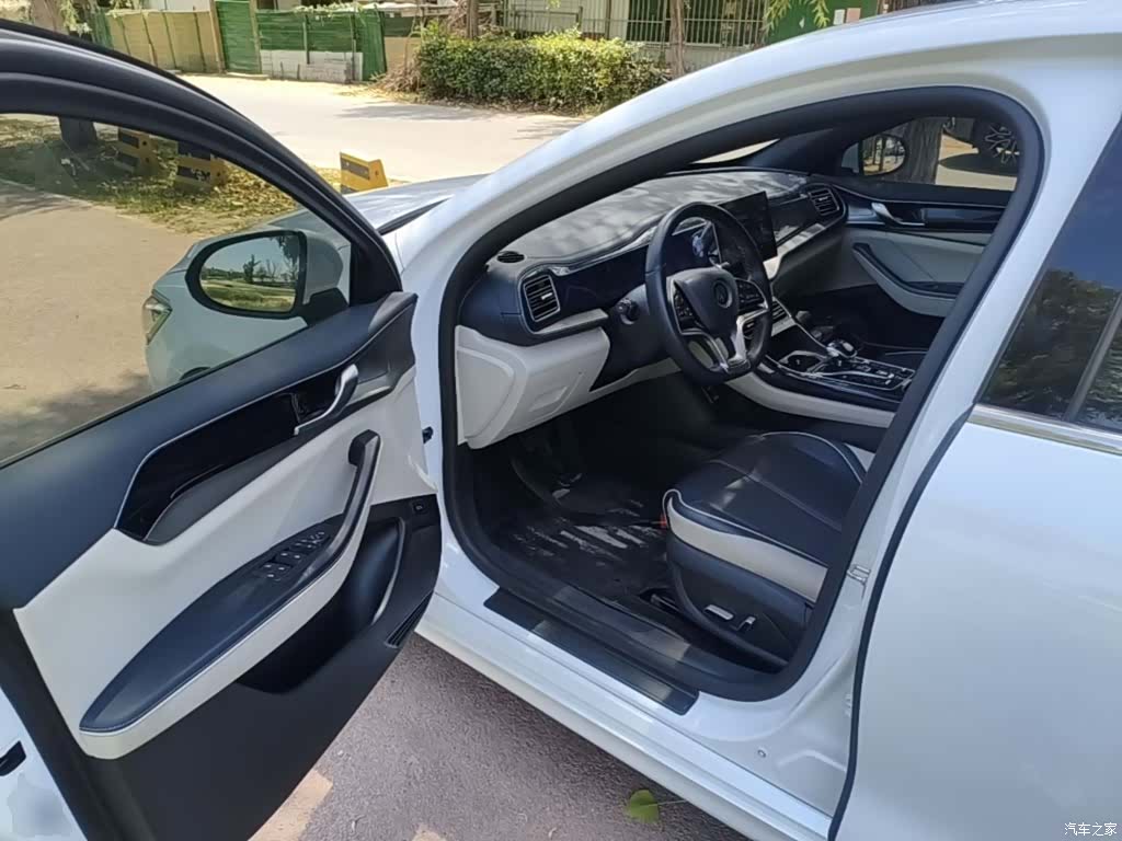 BYD Qin, 2023 16