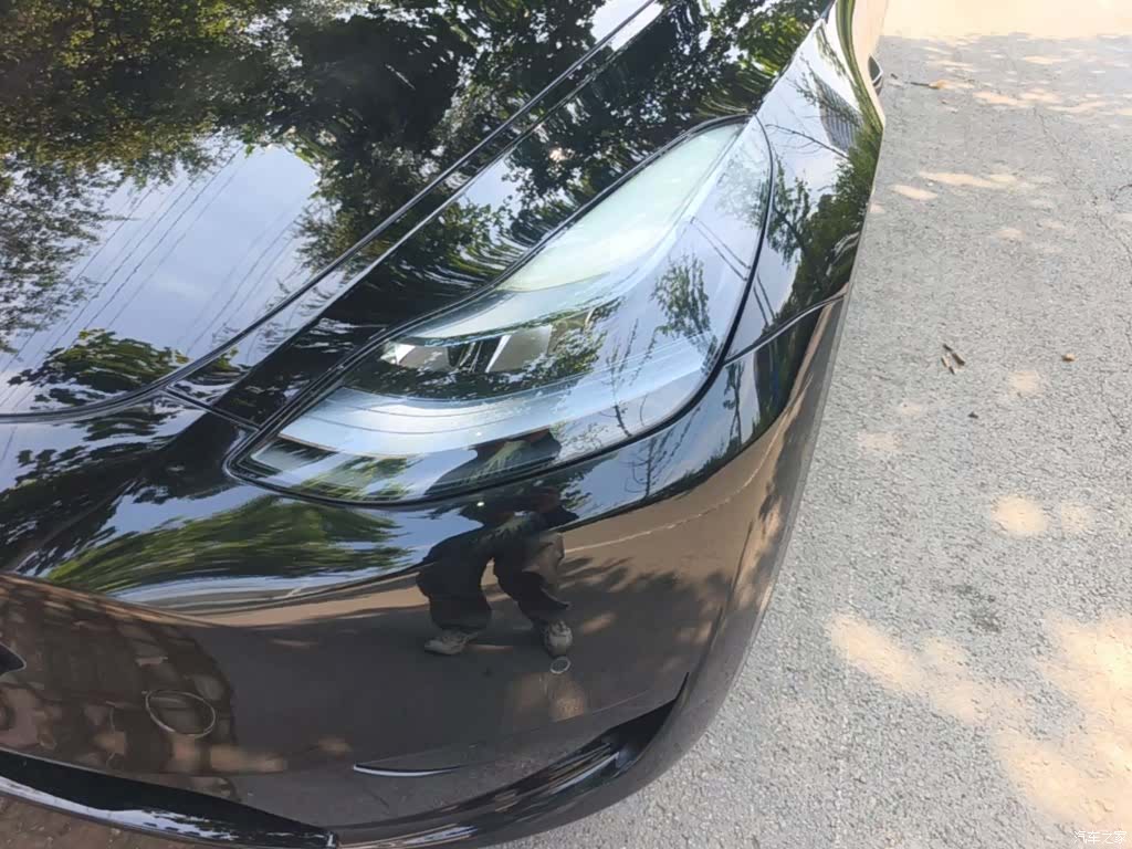 Tesla Model Y, 2023 18