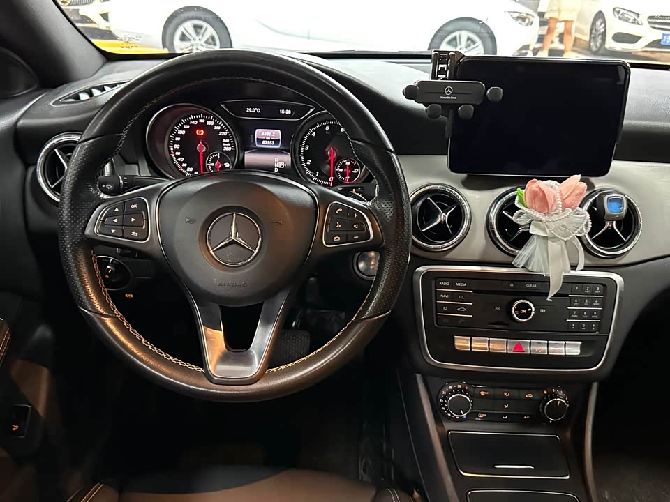 Mercedes-Benz CLA