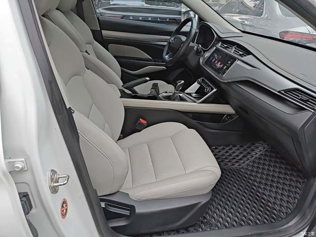 Geely Binray, 2019 25