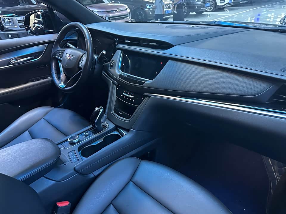 Cadillac XT6