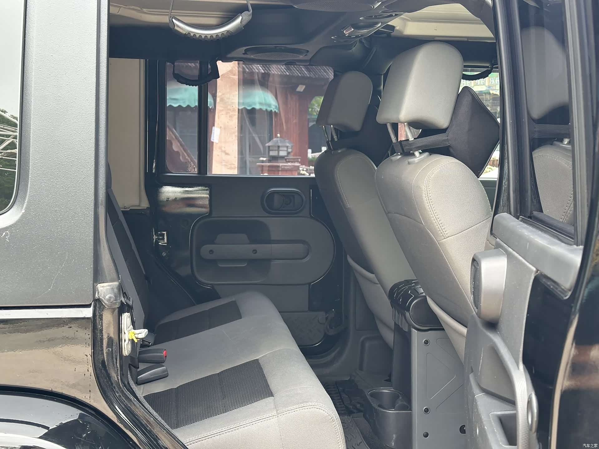 Jeep Wrangler, 2010 21