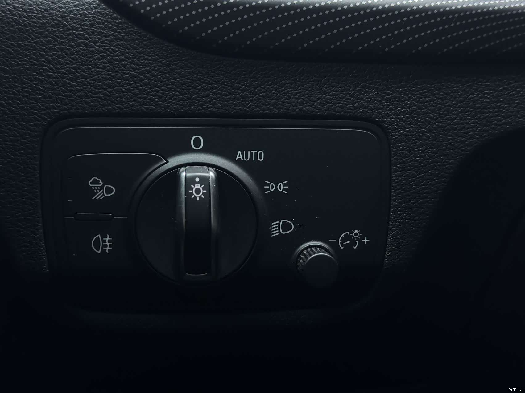 Audi Q2L, 2022 18