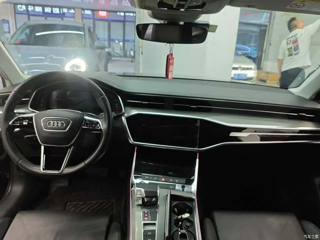 Audi A6L, 2022 3