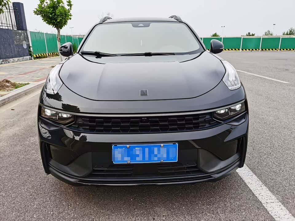 Lynk & Co 01