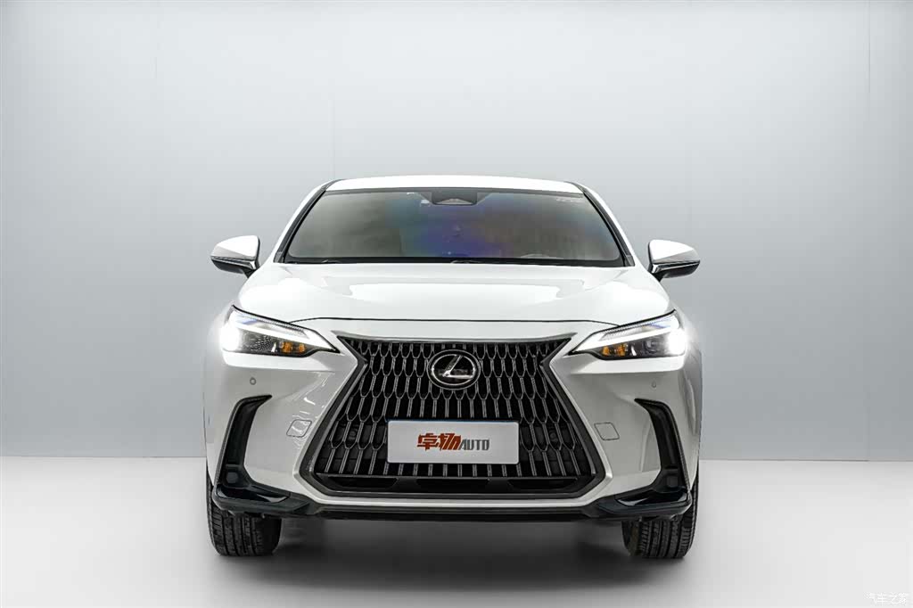 Lexus NX, 2023 2