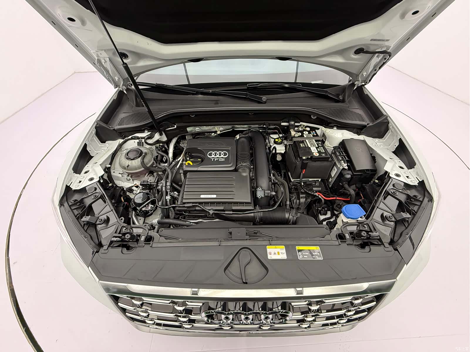 Audi Q2L, 2022 8