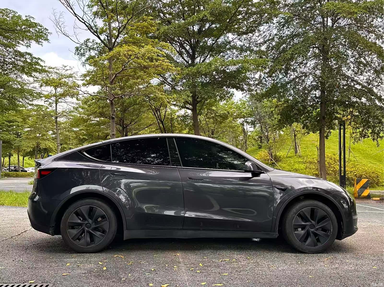 Tesla Model Y, 2024 16