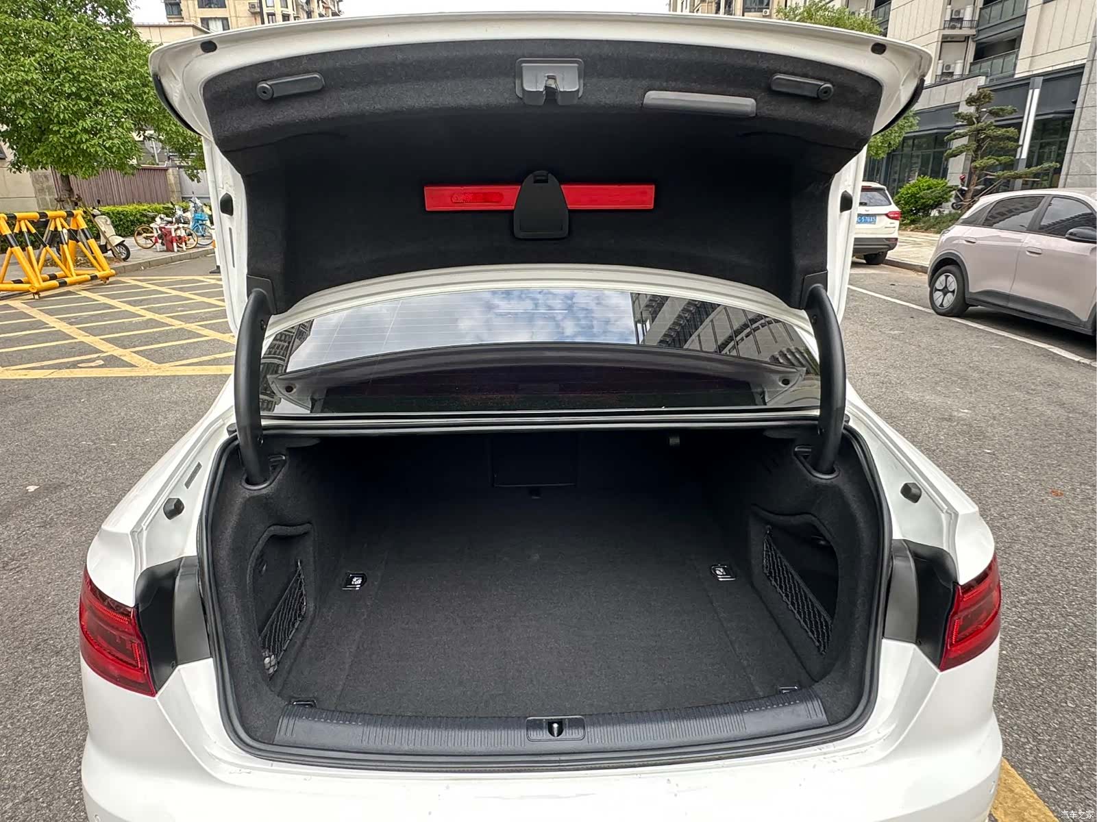 Audi A4L, 2019 24