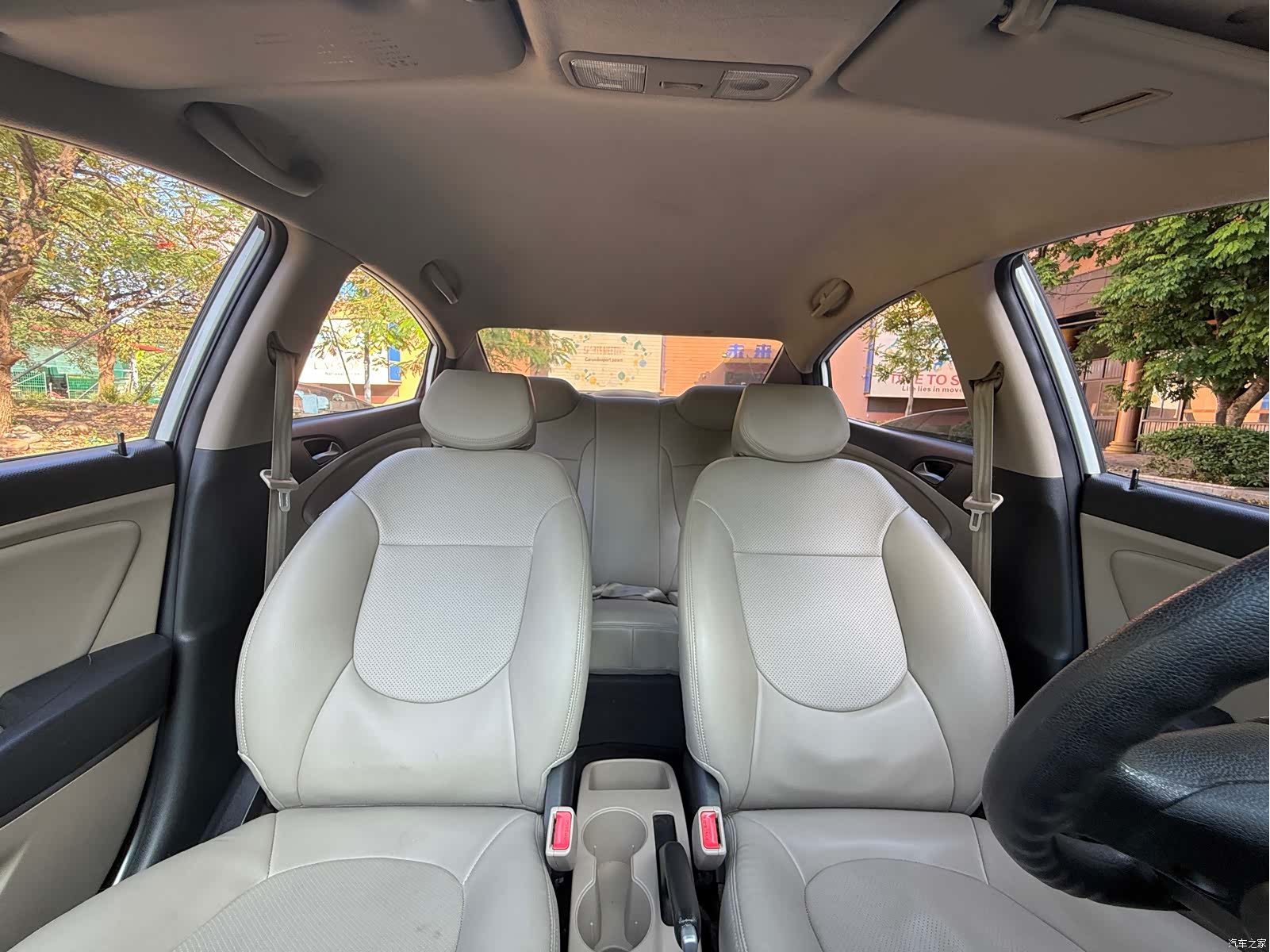 Hyundai GLS, 2015 10