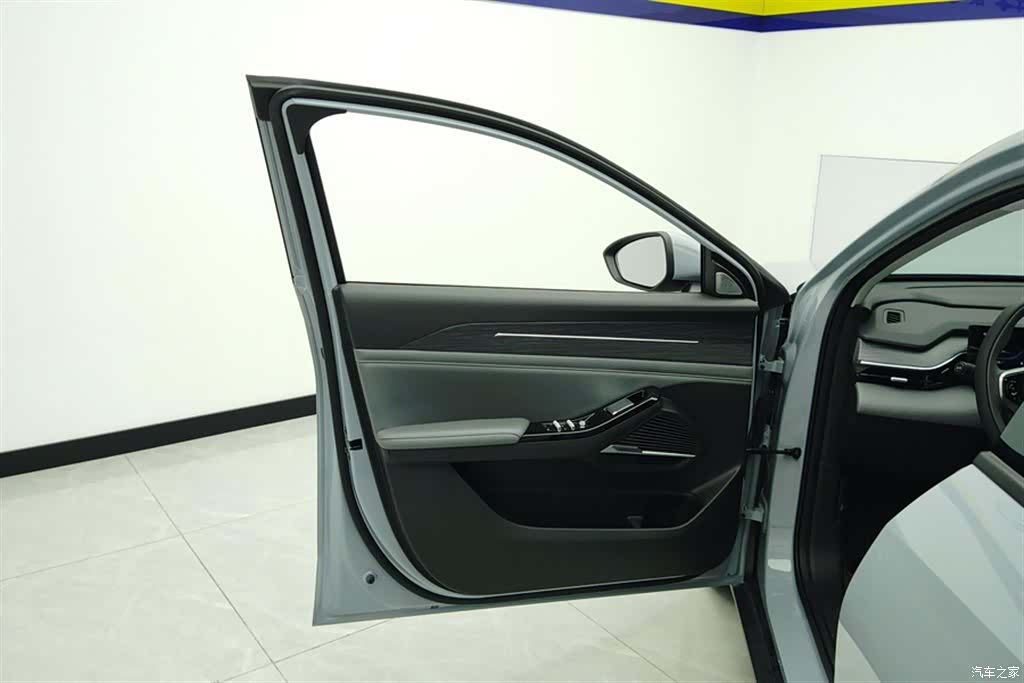 Geely Galaxy L6, 2025 7