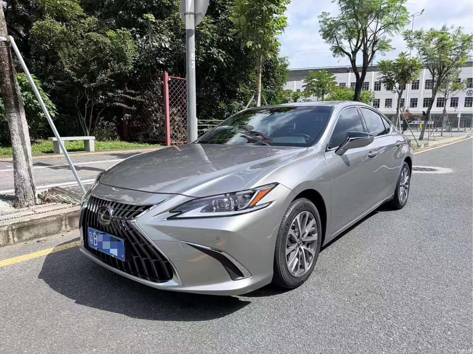 Lexus ES