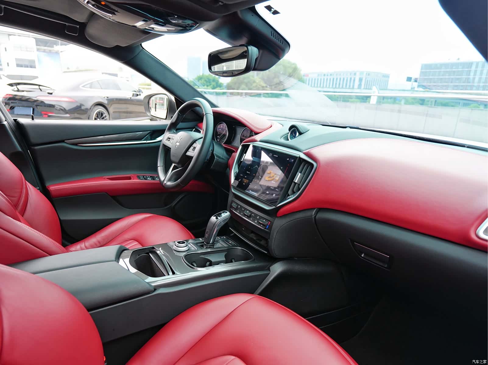 Maserati Ghibli, 2022 10